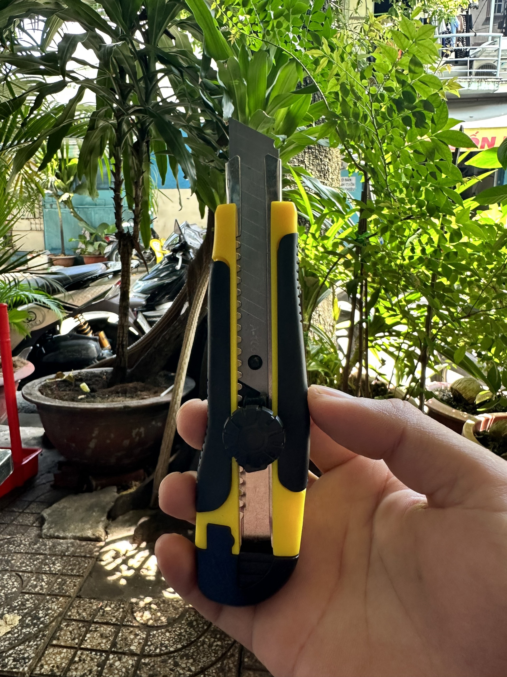 Dao Rọc Giấy Lớn Dùng Cắt Sàn, Xốp, Giấy,...