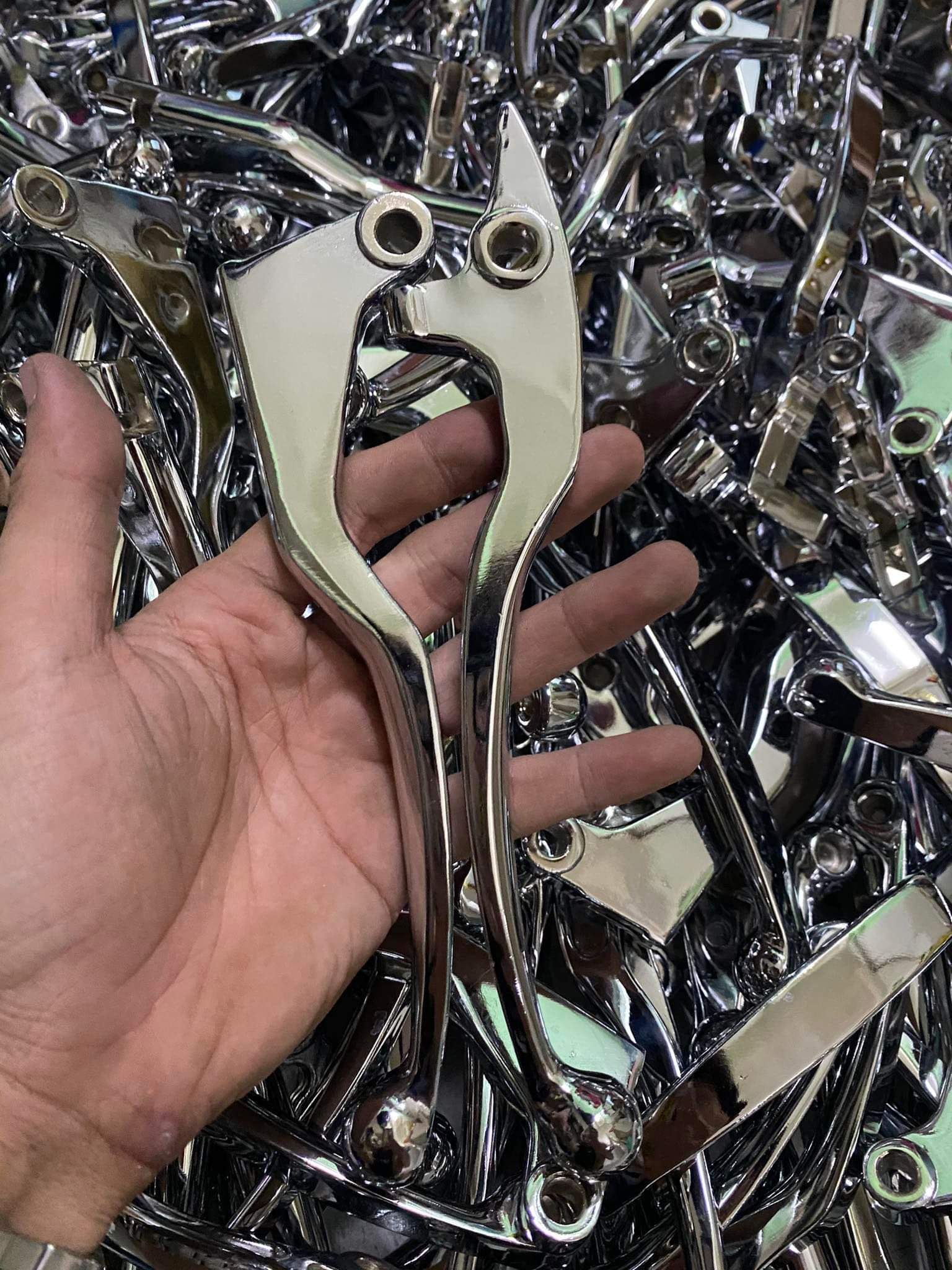 Tay thắng zin Chrome (xiken) satria raider fi giá 1 cặp