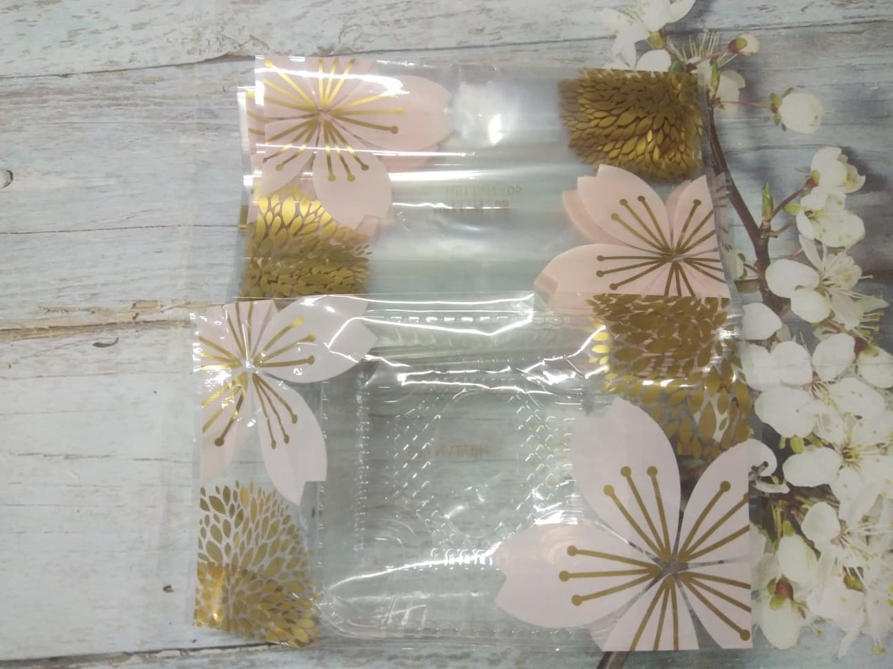 100 TÚI HÀN TRUNG THU 200 GRAM HÌNH HOA ĐÀO ( KHÔNG BAO GỒM KHAY)