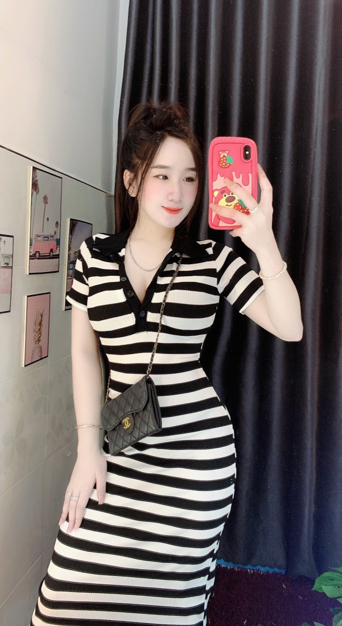 Đầm Thun Gân Sọc , Dáng ôm ,Cổ Sơ MI / thun gân co giãn.