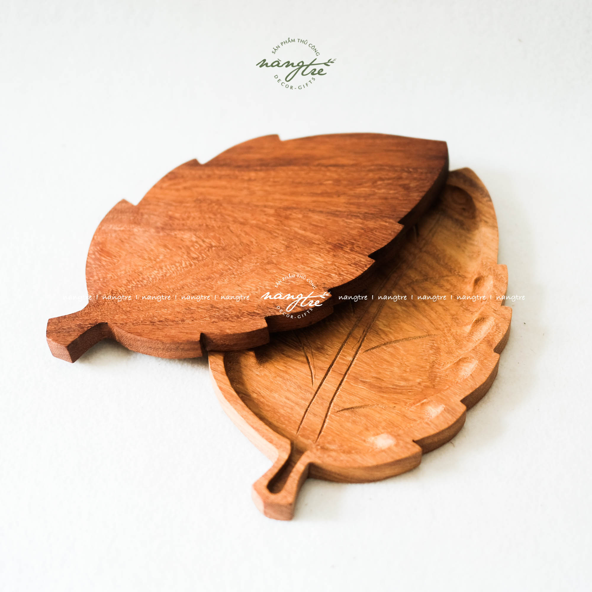 Khay gỗ đỏ hình lá decor/Trang trí