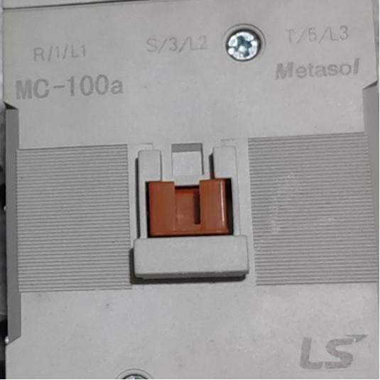 Khởi động từ MC 100A