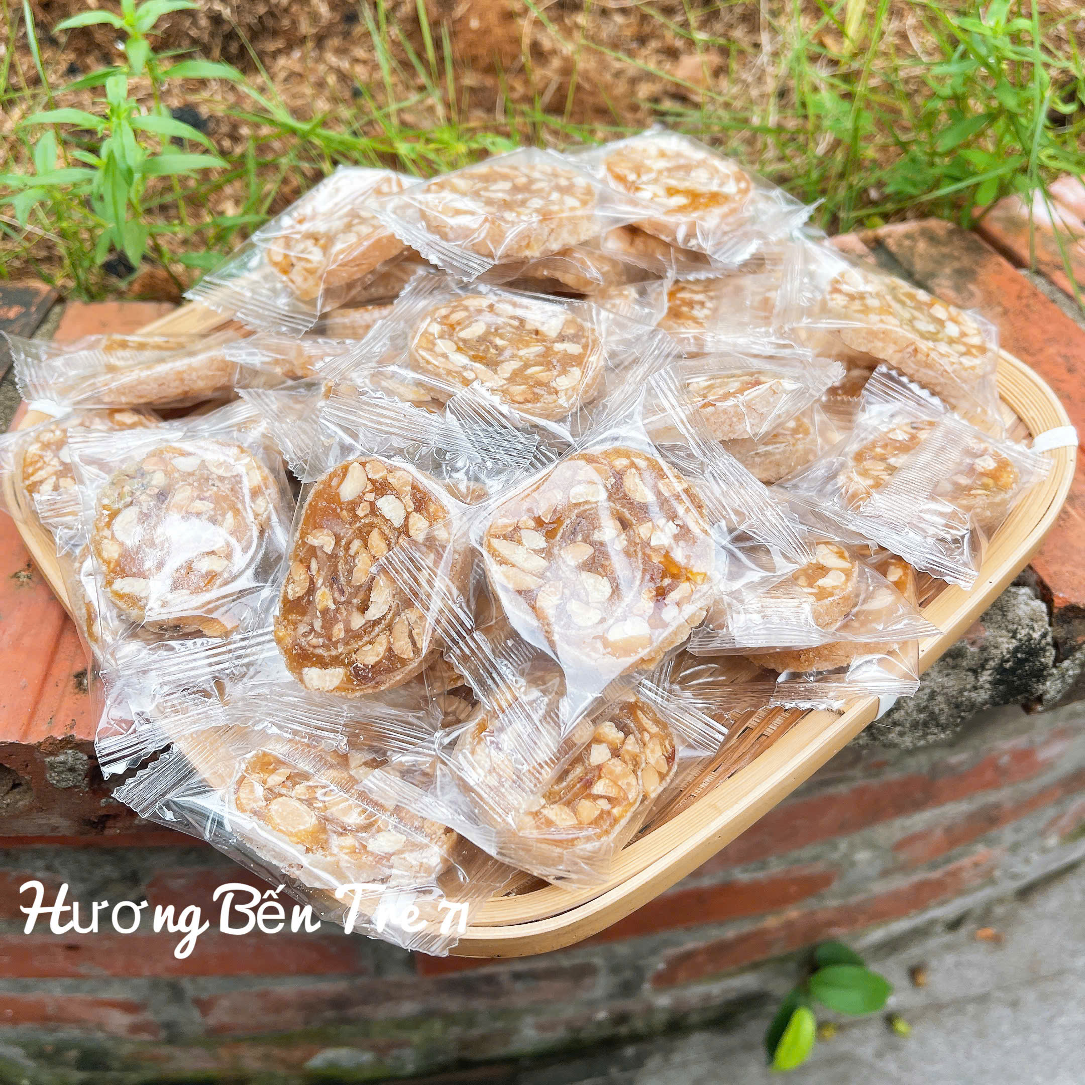 Kẹo khóm nguyên chất cuộn bánh tráng - Đặc sản Bến Tre - Kẹo chua ngọt rất dễ ăn