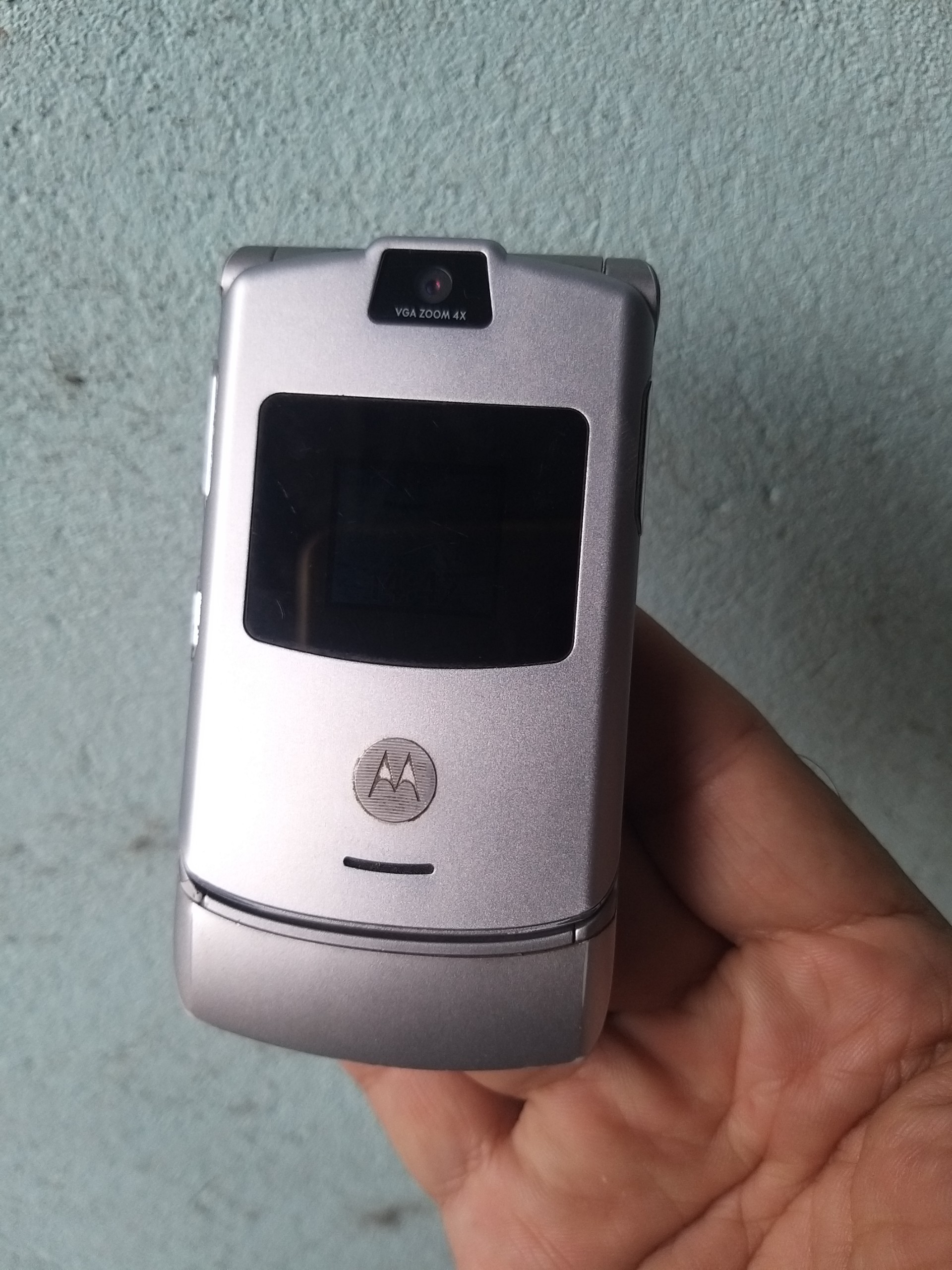 Điện thoại Motorola V3