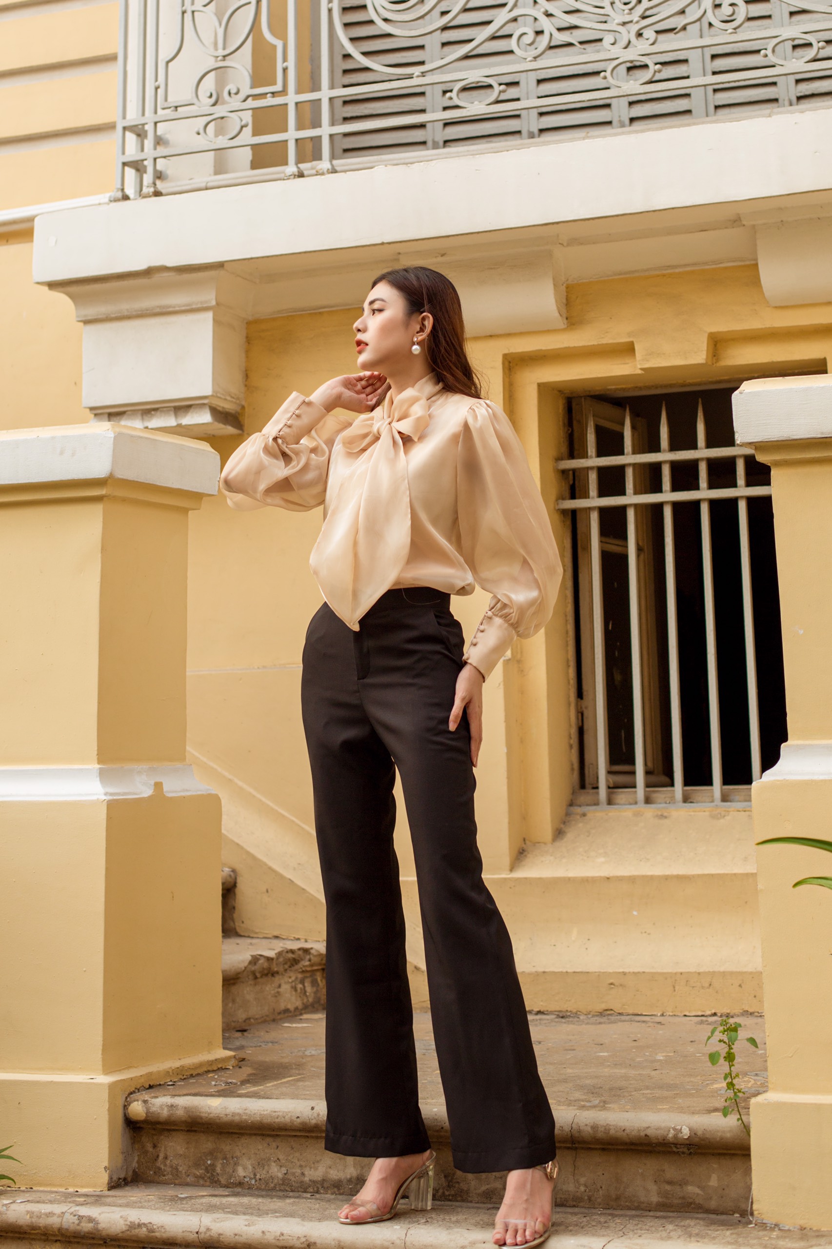 CLOTHERRACK - Miranda Pant