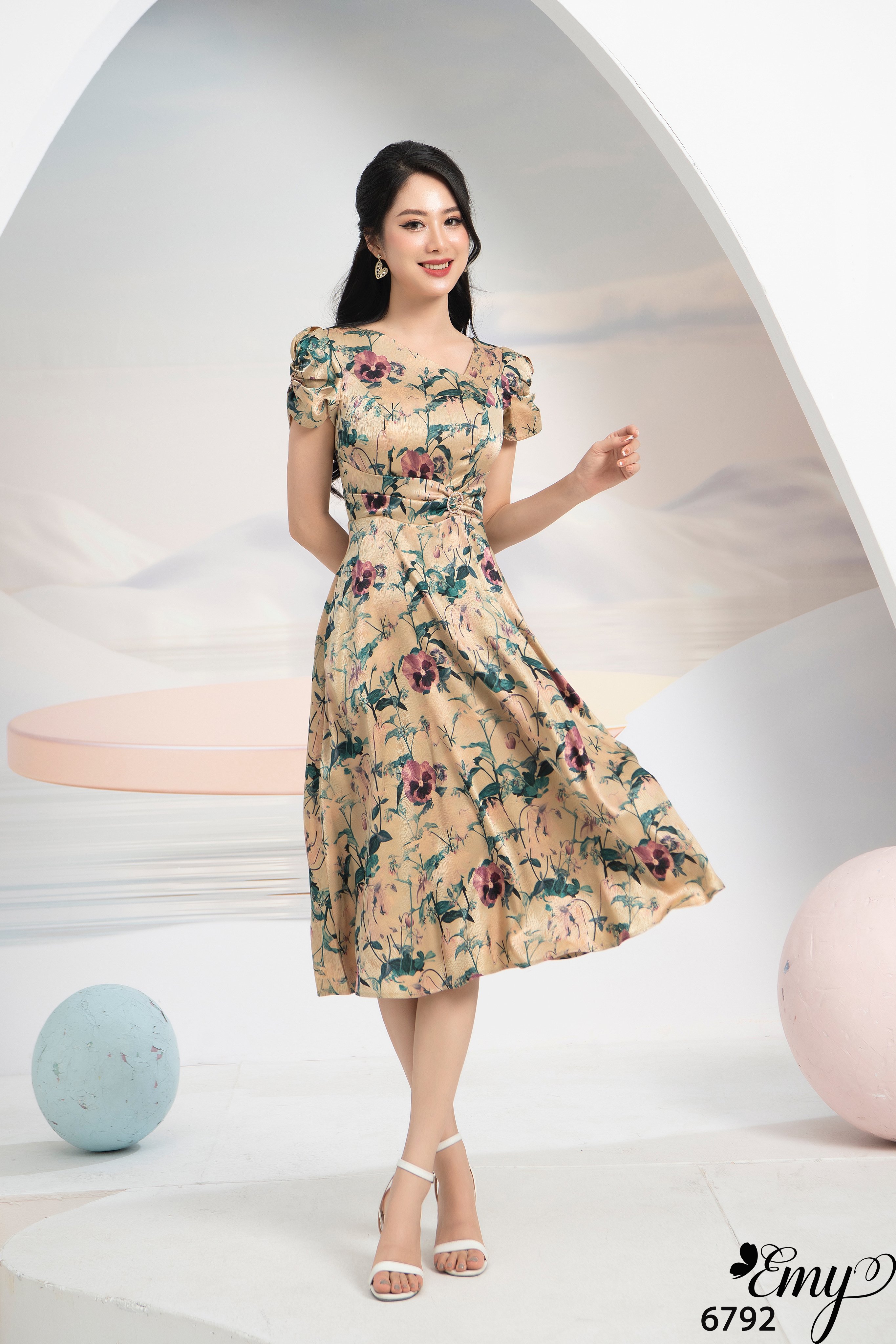 Đầm EMY EM6792 Xoè Cổ Cách Điệu