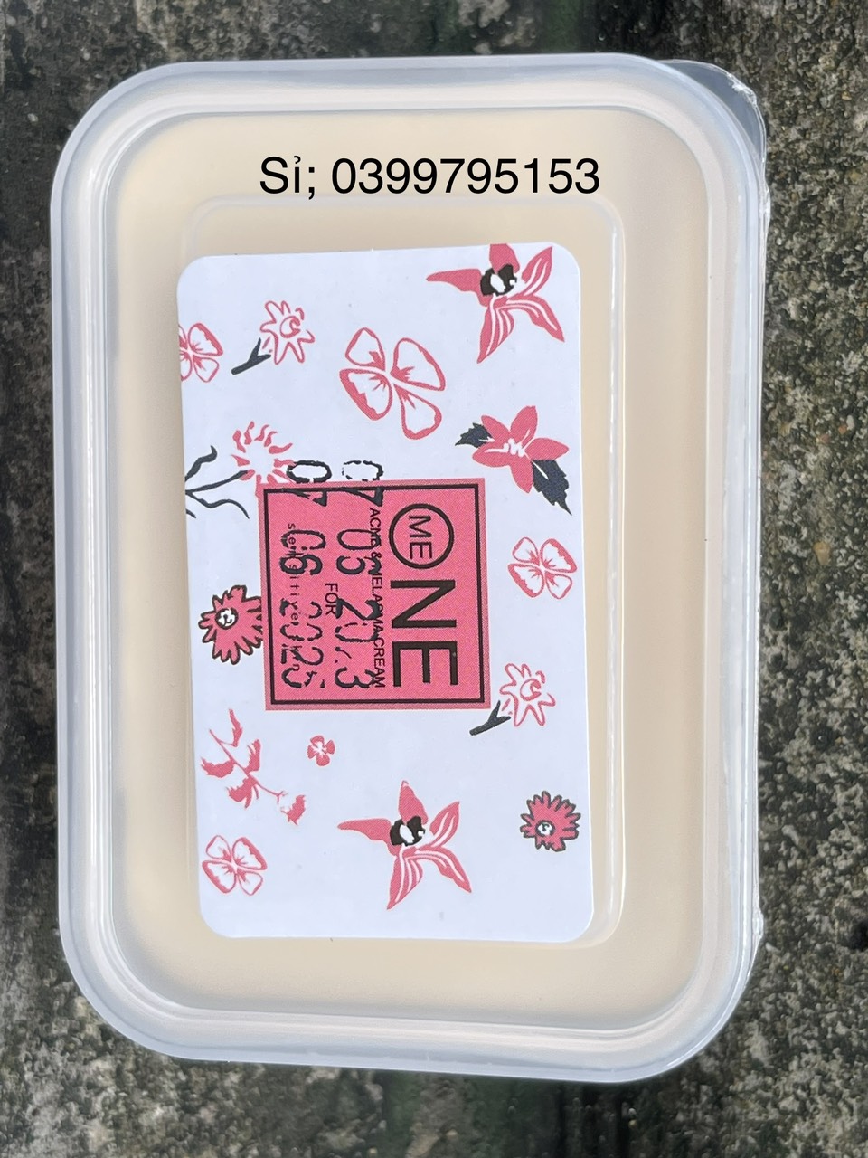 Kem trắng da toàn thân one me hộp vuông 100g