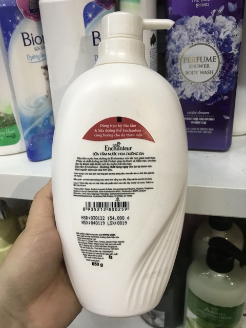Sữa Tắm Enchanteur Charming 650G