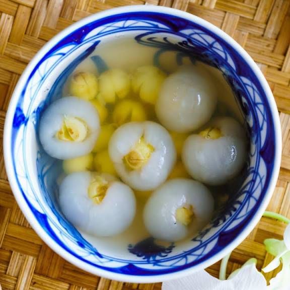 LONG NHÃN ÔM SEN THƯỢNG HẠNG