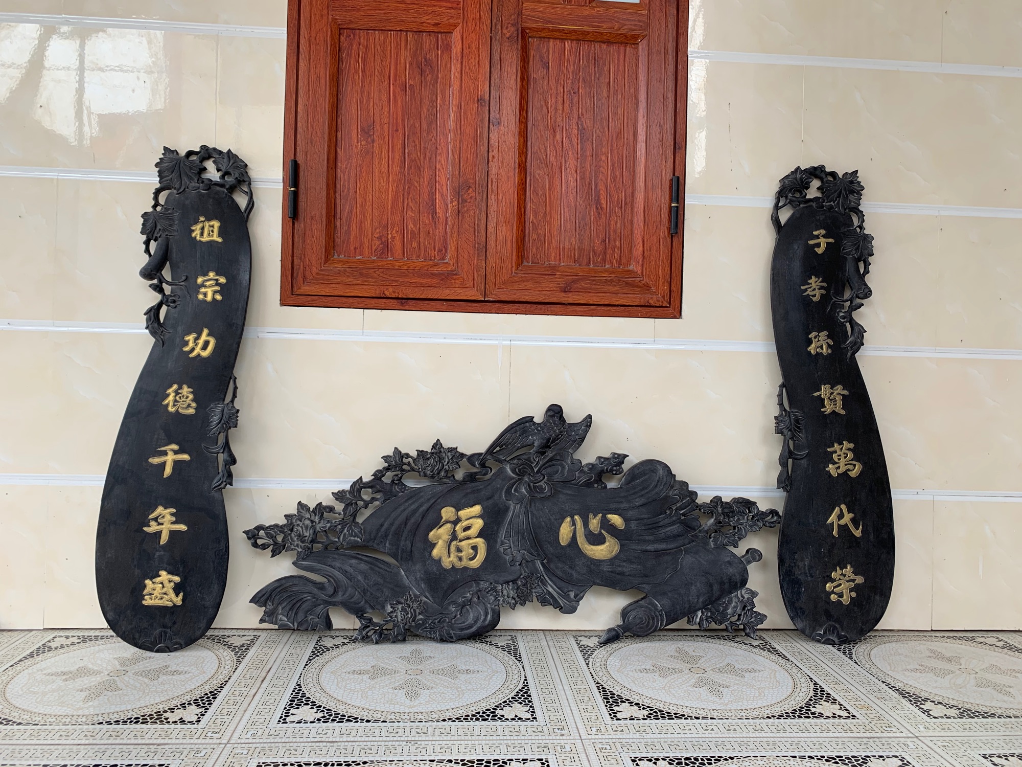 Bộ khánh thư mini treo phòng thờ màu giả cổ Kt 60x30 và câu đối 60x17cm