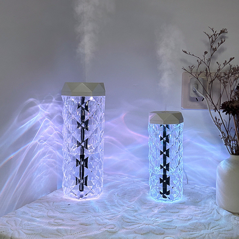 Máy phun sương mini tạo ẩm không khí làm mát nhà có đèn led máy xông tinh dầu khuếch tán tinh dầu thơm phòng ngủ XHomme