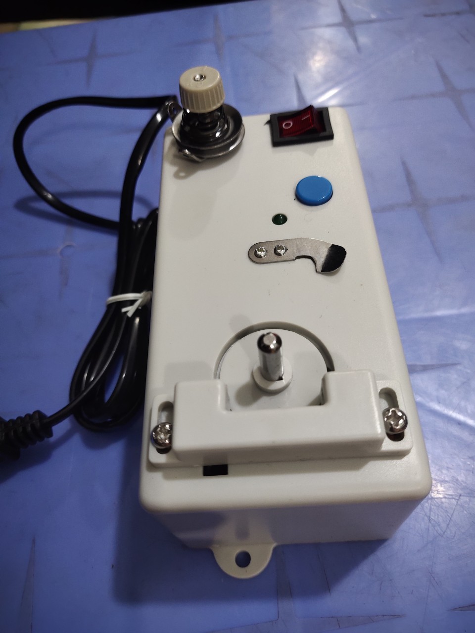 máy quấn chỉ điện tử
