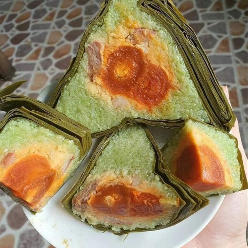 Bánh Tét Trà Cuôn Đậu Mỡ Và Bánh Ú
