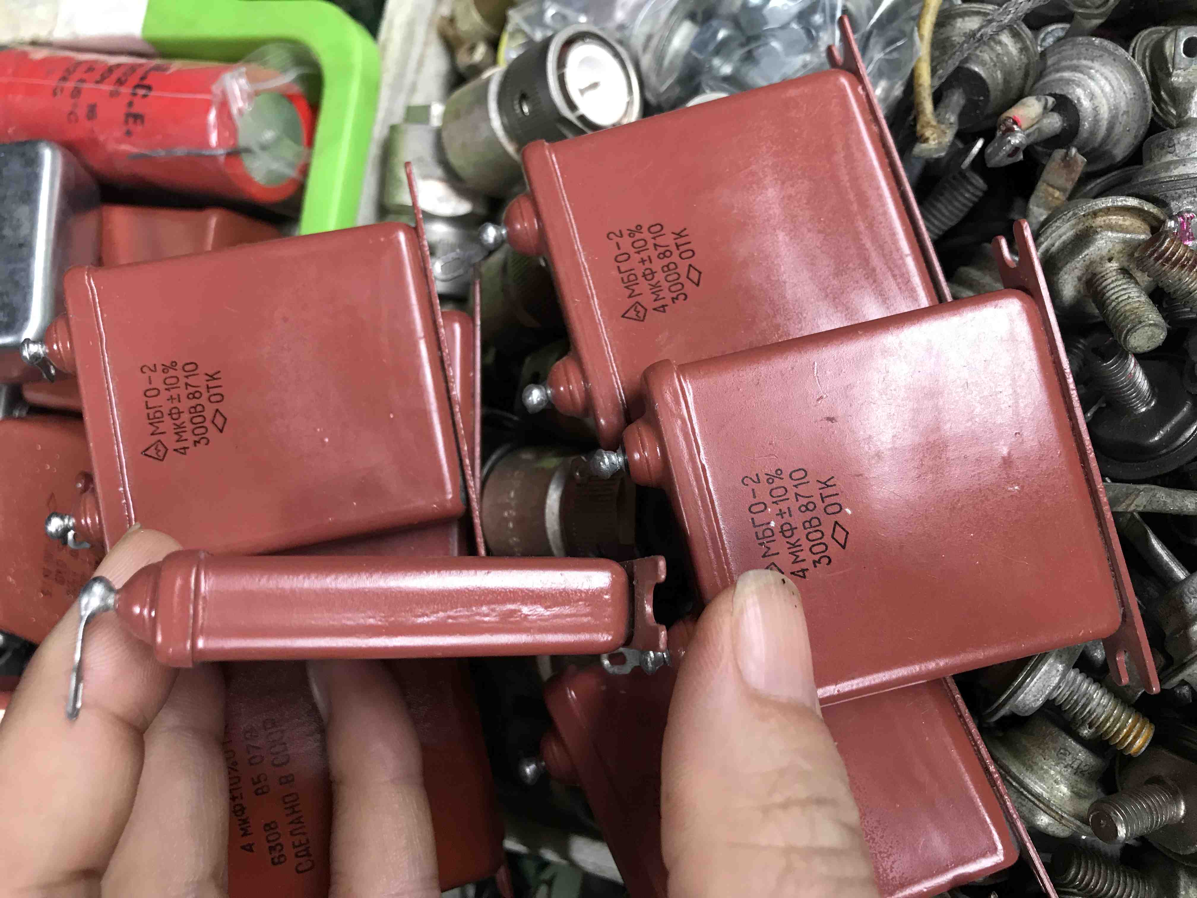 tụ nga 4uf 300v loại mỏng - tu4uf300vmong