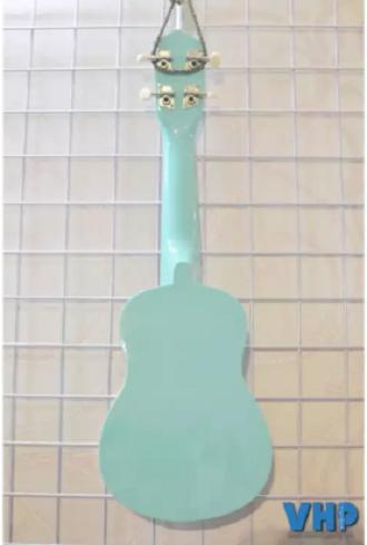 Đàn Ukulele Soprano Gỗ tặng 4 phụ kiện (Bao Sách Dây dự phòng Phím gảy).