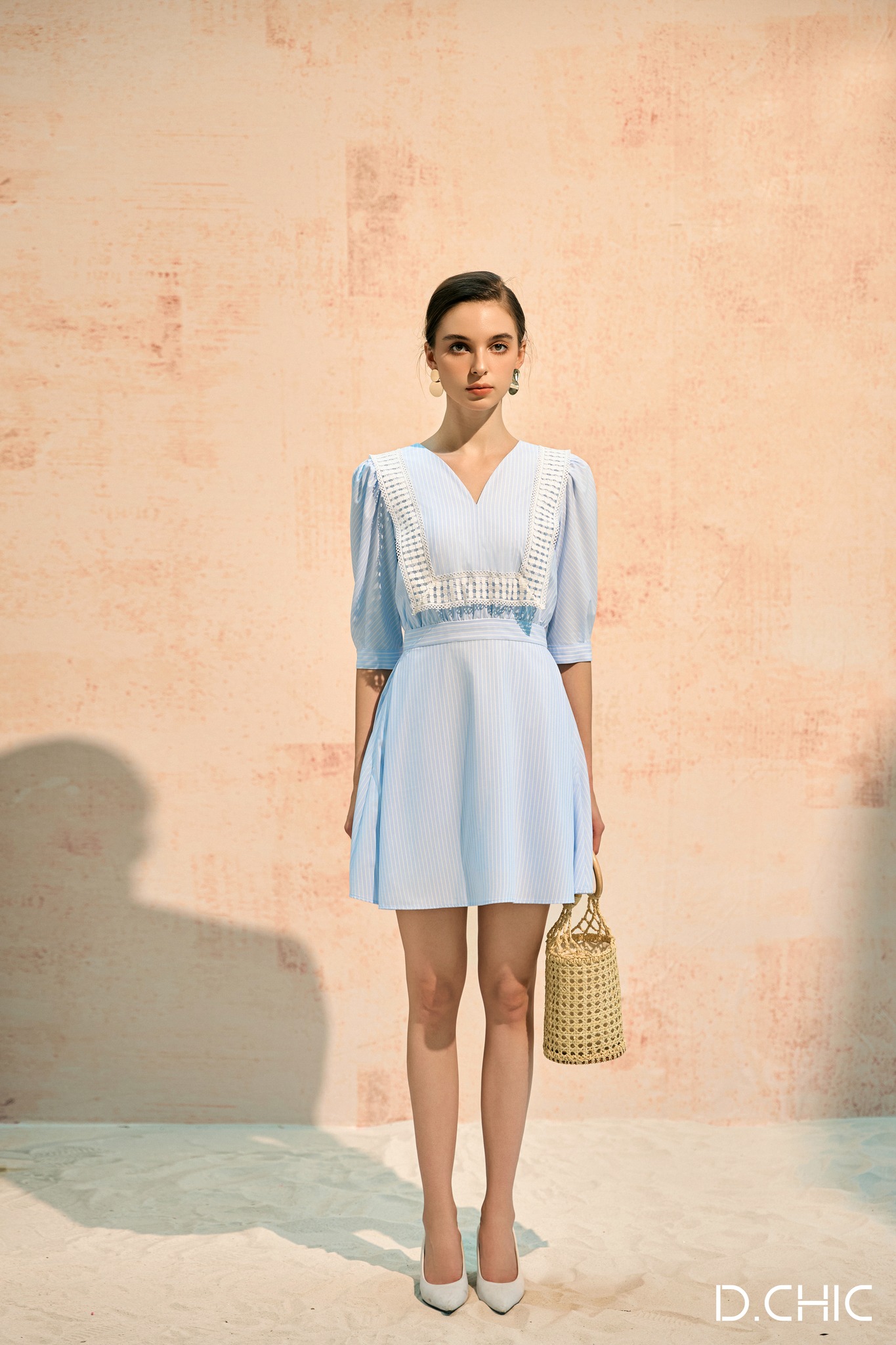 D.CHIC Váy cổ V tay lỡ phối ren MS: 2813446