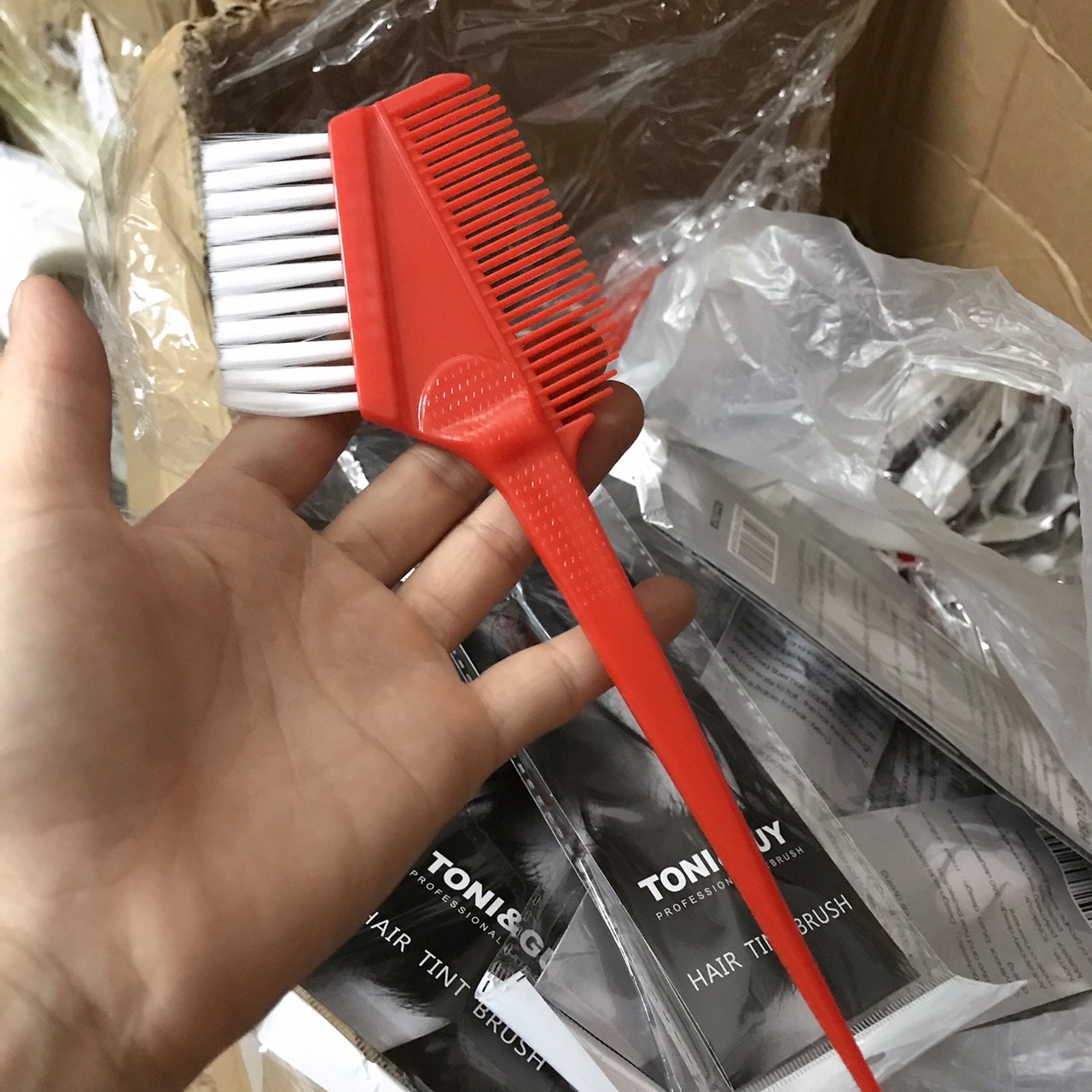 LƯỢC NHUỘM 2 ĐẦU DỄ SỬ DỤNG TẠI NHÀ