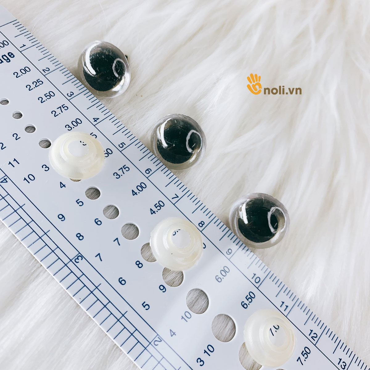Baby-safe transparent colored animal eyes