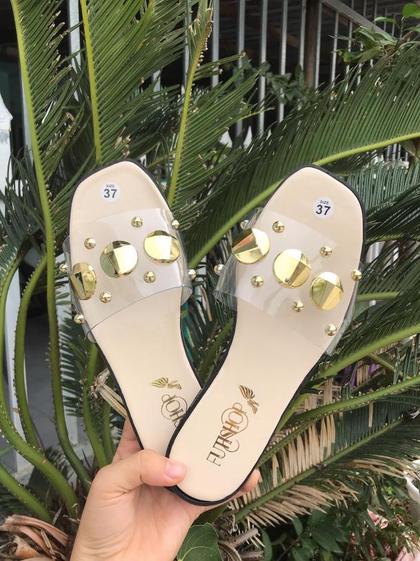 Dép quai ngang nữ đinh tán tròn cực đẹp thiết kế thời trang sang trọng thích hợp với nhiều loại trang phục giá rẻ