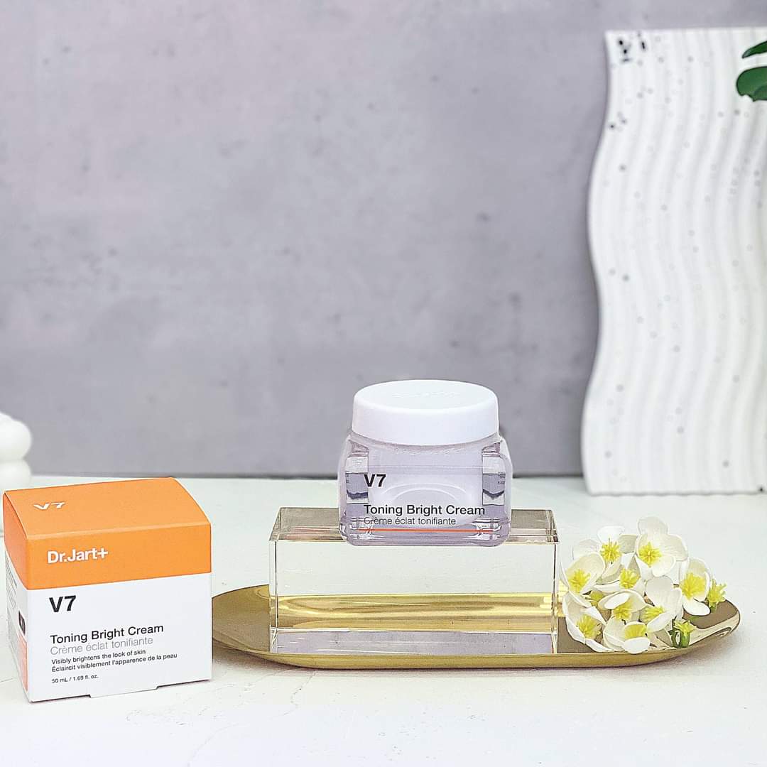 [Hoàn Tiền 8%]Kem dưỡng da che khuyết điểm V7 Toning Light Hộp Lớn Chính Hãng Hàn Quốc Mẫu Mới