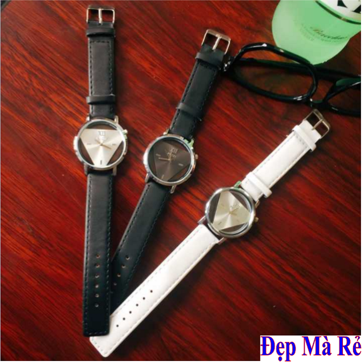 (Extra gift 1 tablets battery worth 20K) clock male face motifs triangle