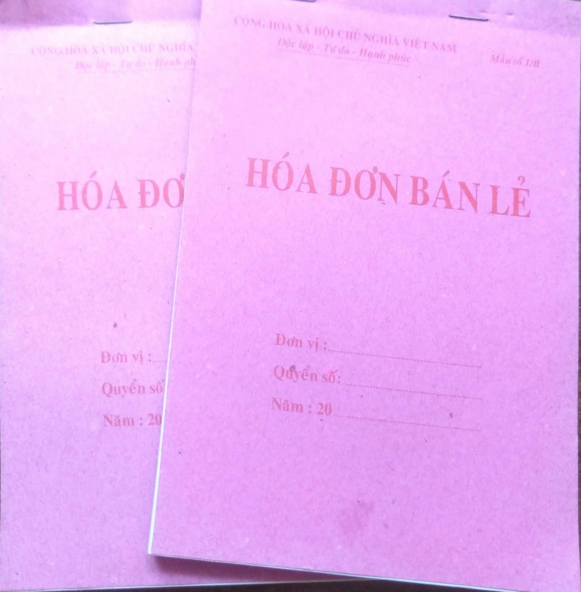 Hóa đơn bán lẻ A5 1 liên giấy bãi bằng(mua 10 quyển tặng 1 quyển)