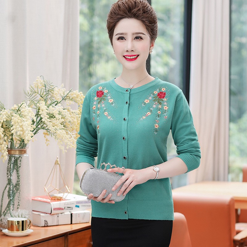Áo khoác cardigan nữ- áo len trung niên cài cúc thêu hoa