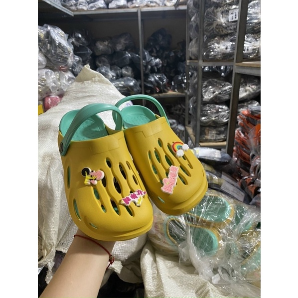 Dép sục lỗ nữ đế độn 4cm siêu nhẹ đi biển đi mưa - sl023