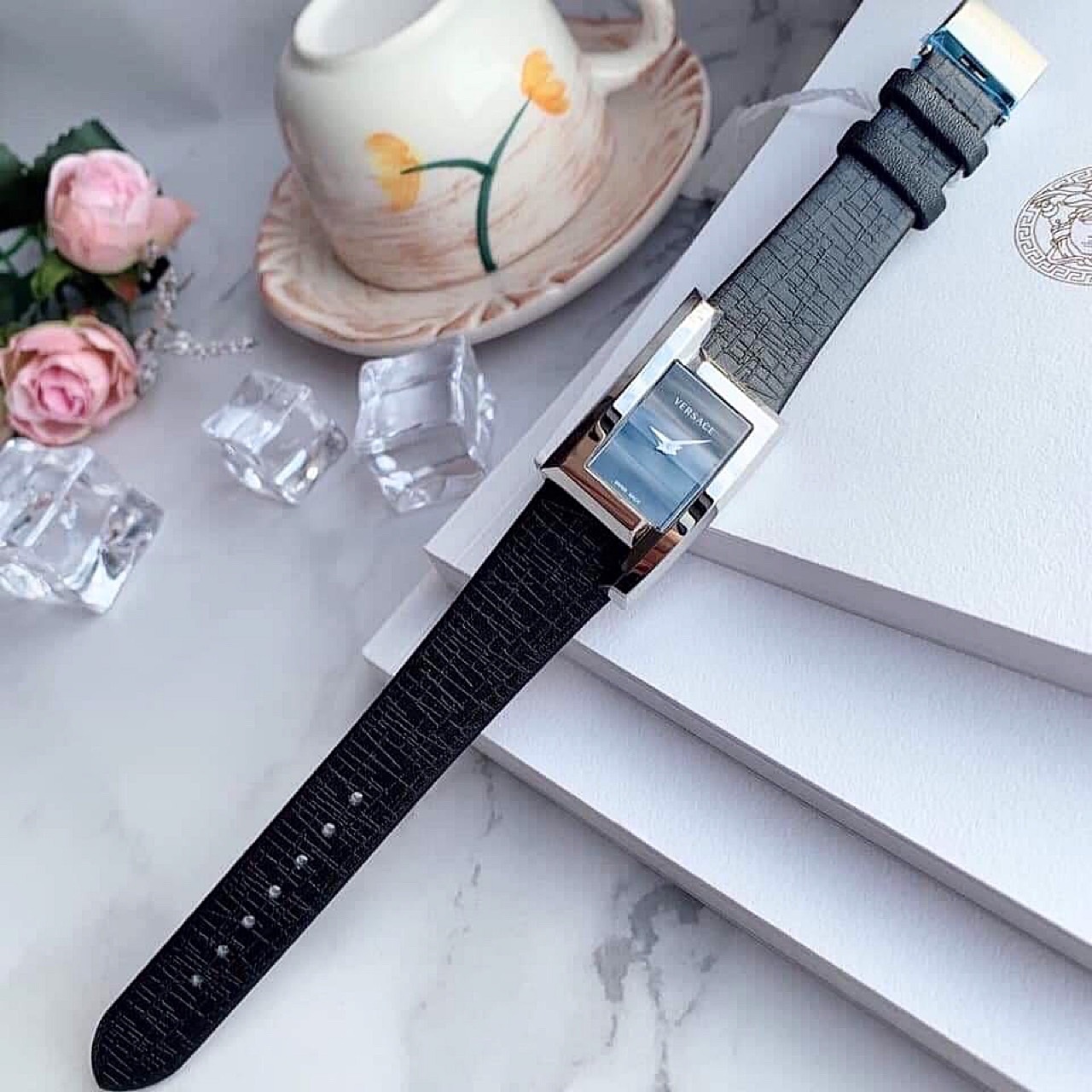 [HCM]Đồng Hồ Versace Grace Icon Nữ Dây Da Đen 21x39mm