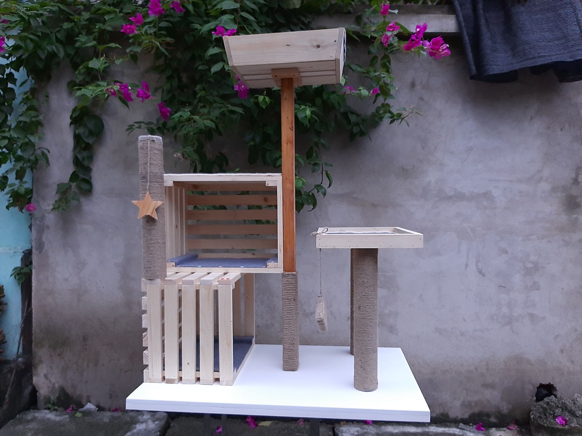 Nhà mèo, cat tree