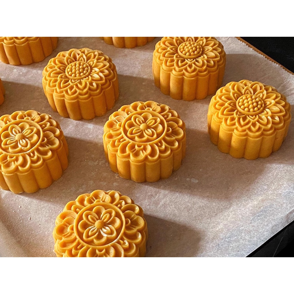 Khuôn Trung Thu lò xo 150g 4 mặt