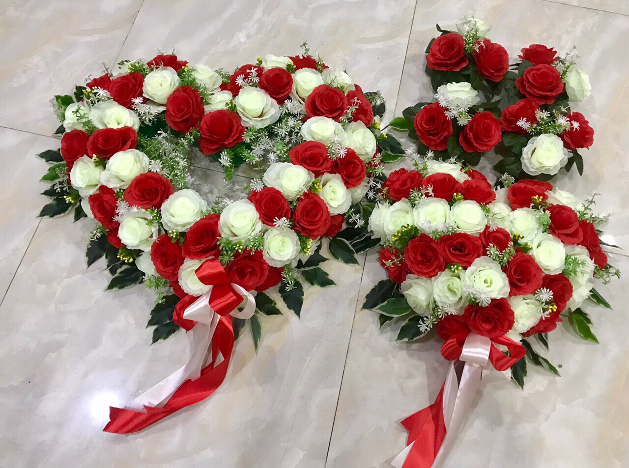 BÔNG HOA TRANG TRÍ XE CƯỚI RƯỚC DÂU (TIM 5)