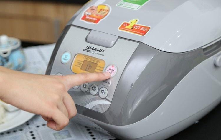 [Voucher 7% Max 800K] Nồi Cơm Điện Tử Sharp KS-COM18 1,8L (Xám) bảo hành 12 tháng NẤU CƠM NGON