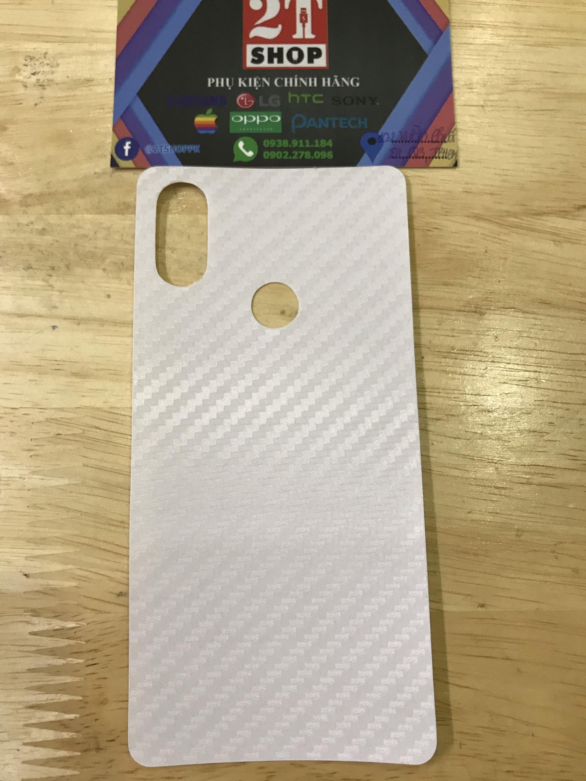 Dán vân carbon mặt lưng xiaomi mi 8 se