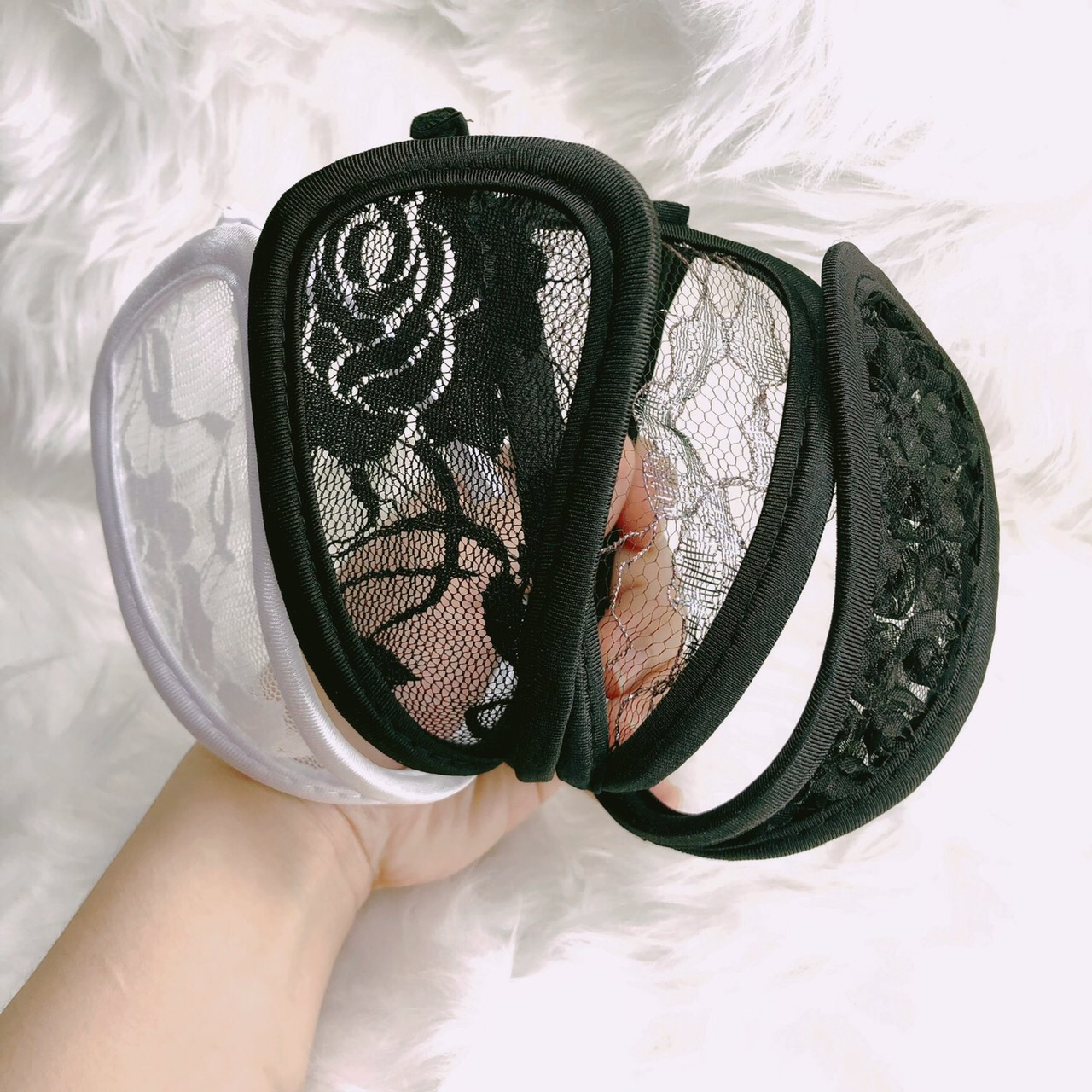 Quần lót không dây chữ C string