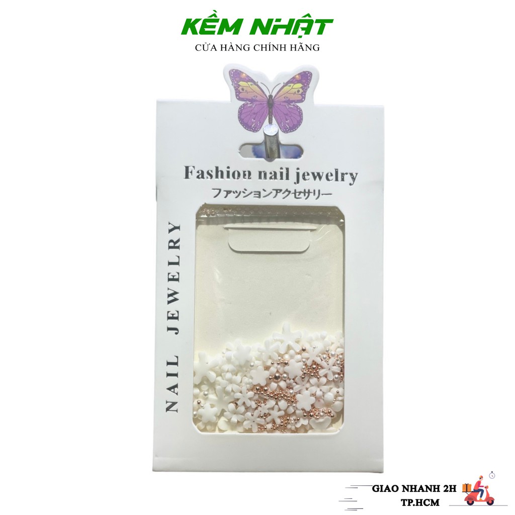 Set charm hoa nhựa đính móng trắng