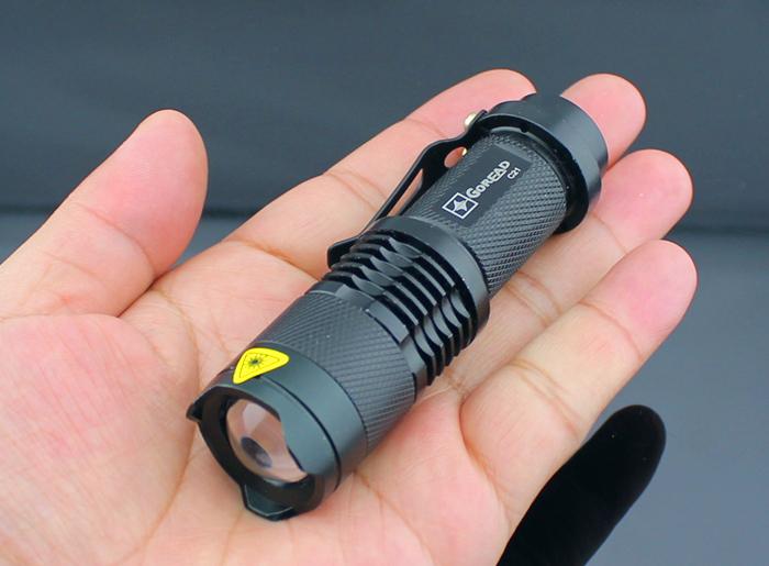 Đèn pin gài Cree siêu sáng kèm pin sạc