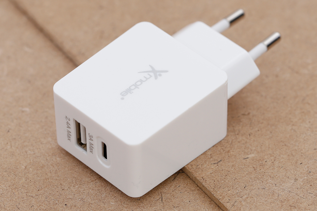 Adapter Sạc 2 cổng USB 2.4A Type-C 3A Xmobile DS165 Trắng