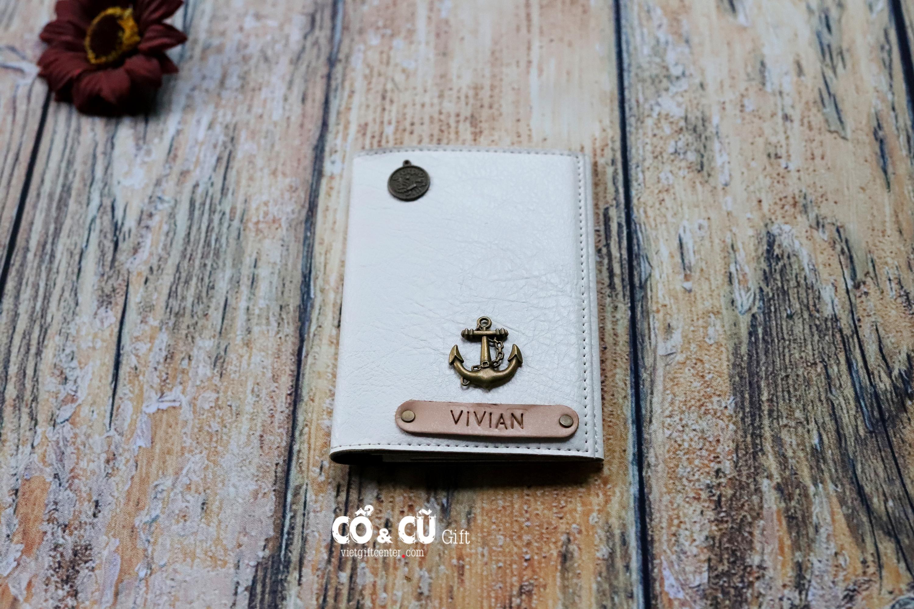 [HCM]Ví đựng hộ chiếu/cover passport màu trắng