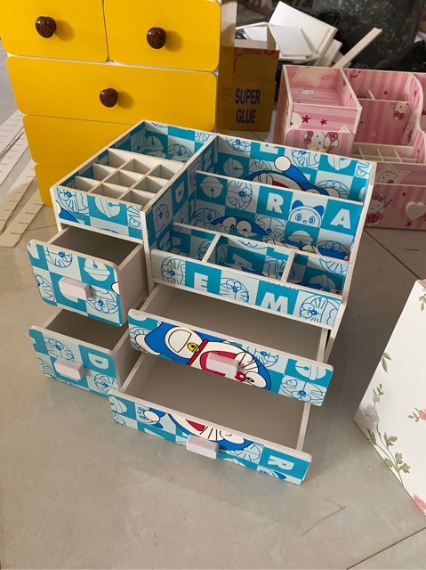 Kệ mỹ phẩm 3 tầng 4 hộc doremon