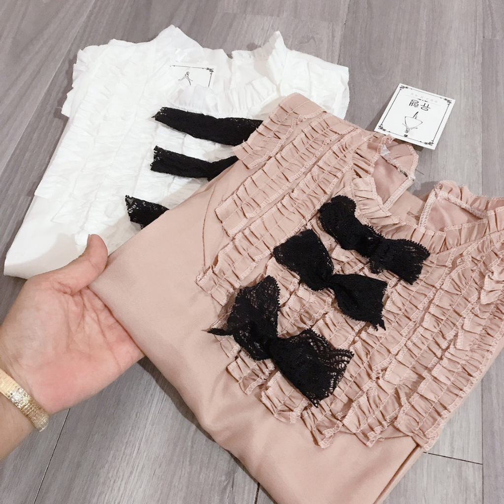 Set chân váy xếp ly kèm áo sơ mi vải lụa