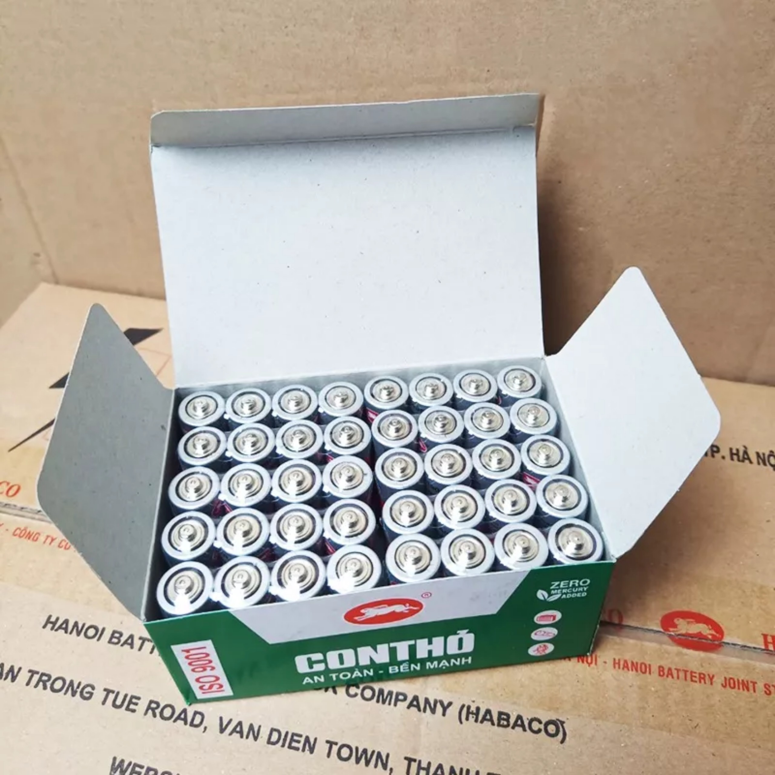 Hộp 40 viên pin Con thỏ AA, AAA (Pin AA to hơn AAA)