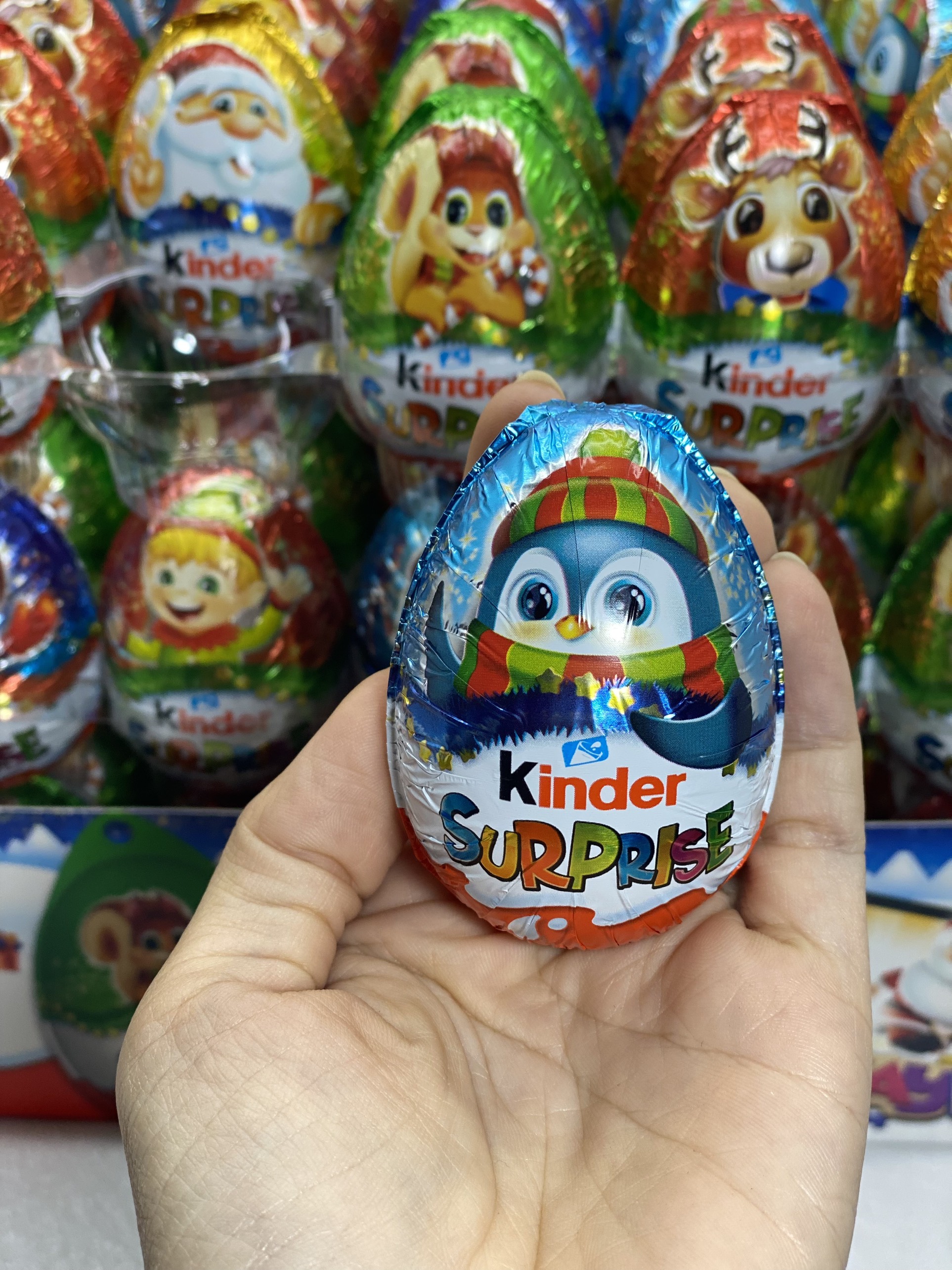 Trứng socola Kinder sữa Surprise 20gr và 100gr (có đồ chơi)- Đức