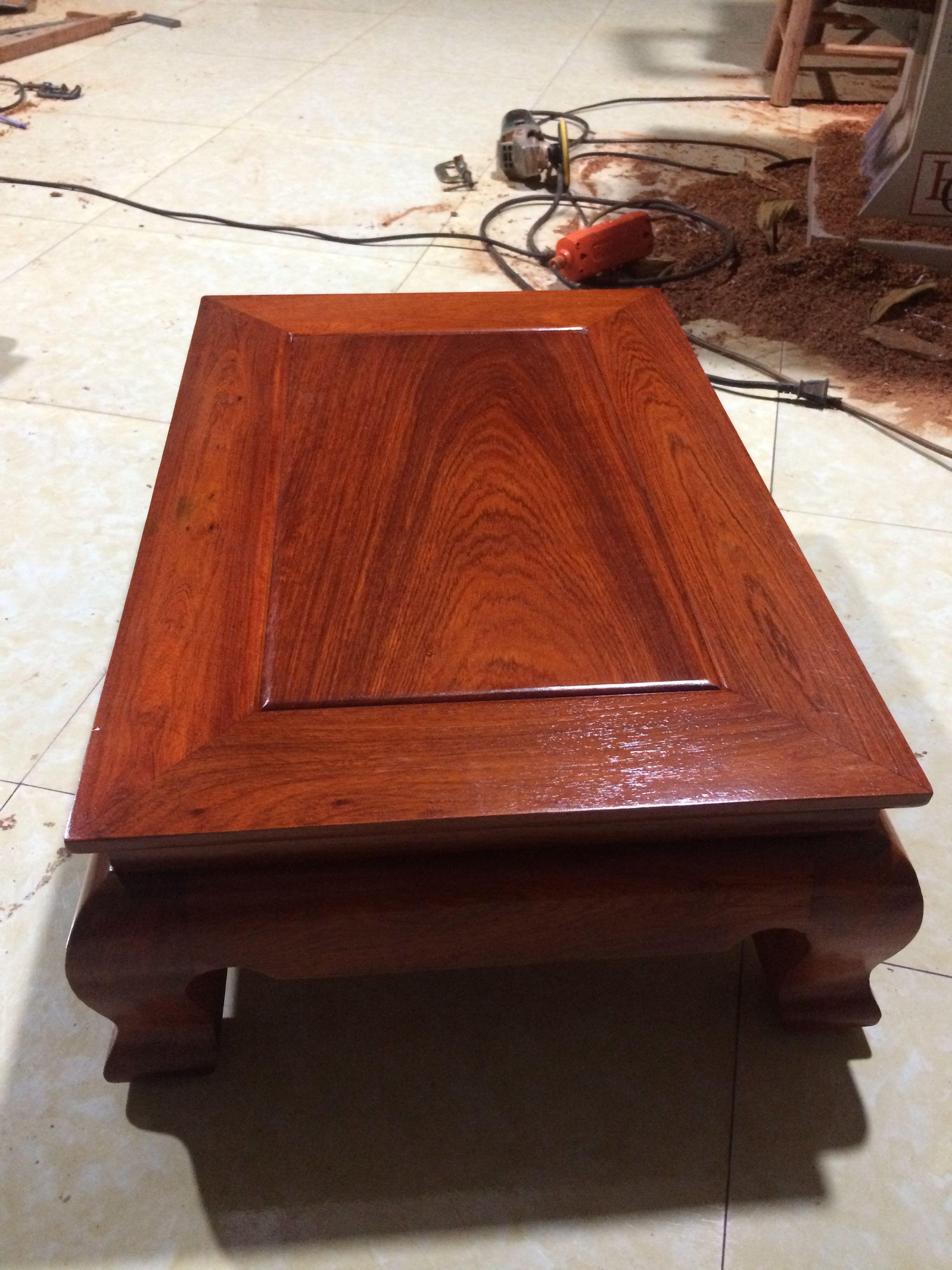 Bàn trà gỗ hương (kích thước 40 x 60 x 18 cm)