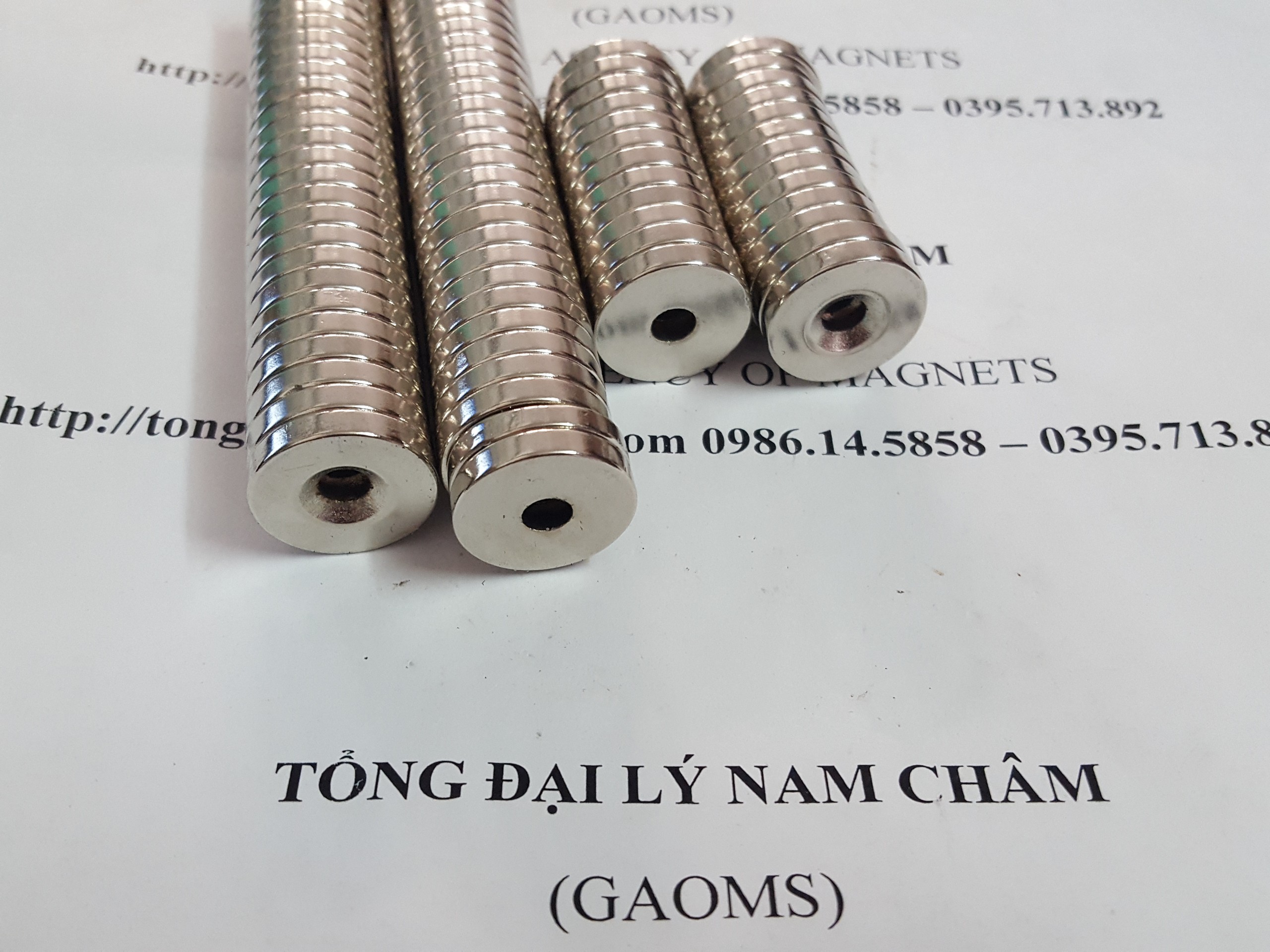 10 viên nam châm 20x4 lỗ vát 5mm