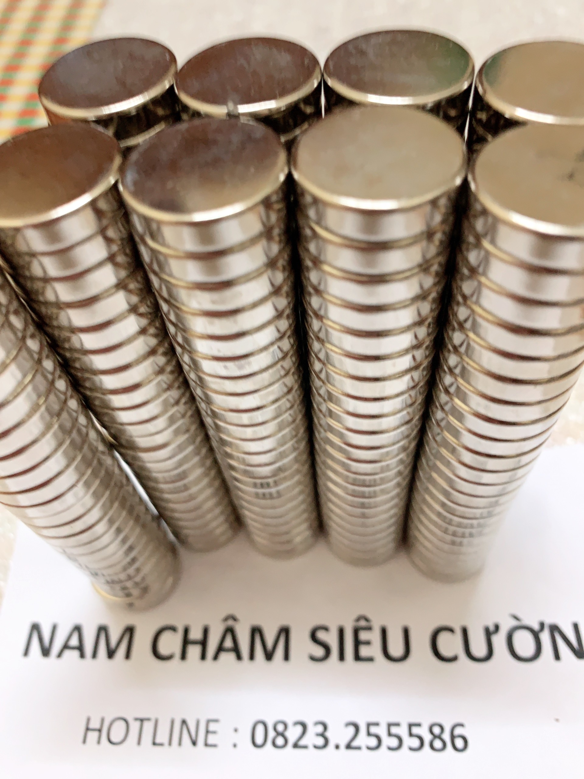 Nam châm viên trắng đất hiếm 20x5mm