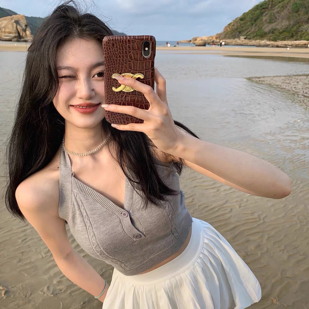 MS246 Áo yếm buộc cổ đính khuy croptop
