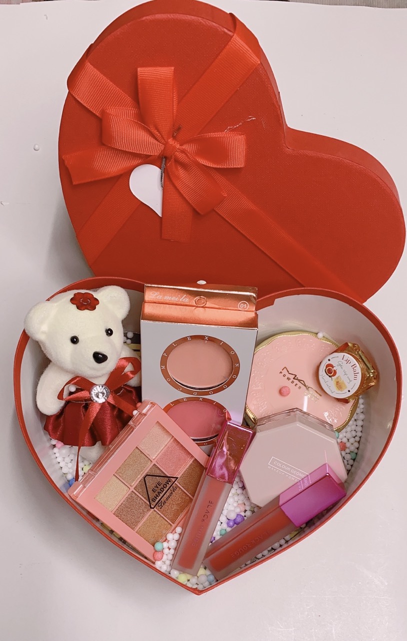 Hộp Quà Tặng Cho Bạn Gái