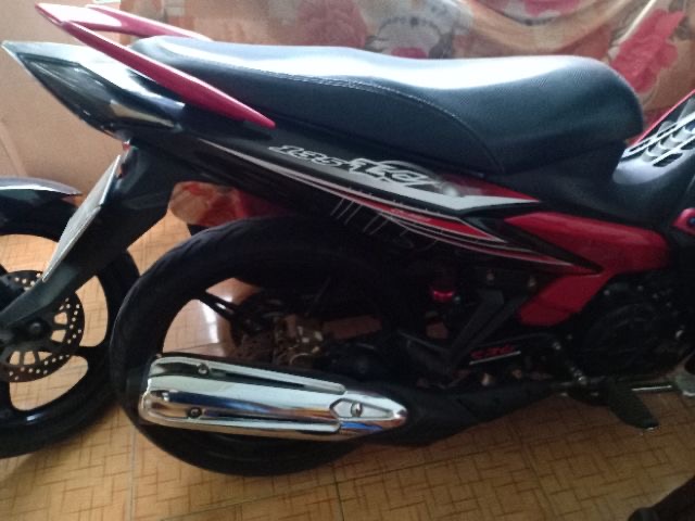 Tem exciter 135 đỏ đen LC