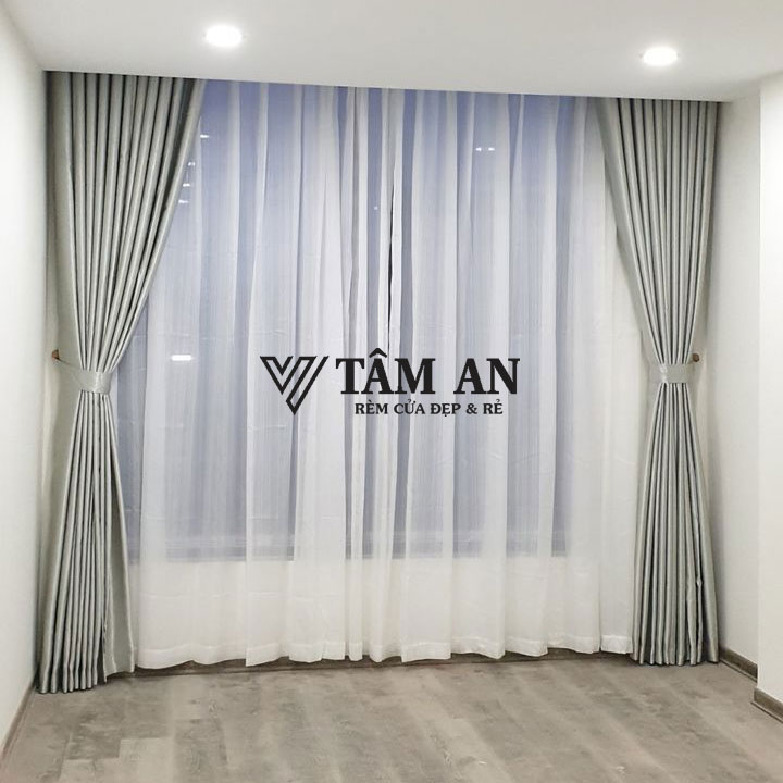 Rèm cửa sổ tâm an chất vải gấm 3 lớp màu ghi sáng cho phòng khách